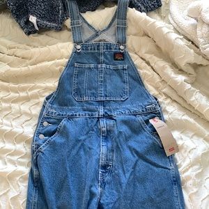 NWT Levi’s straight leg overalls